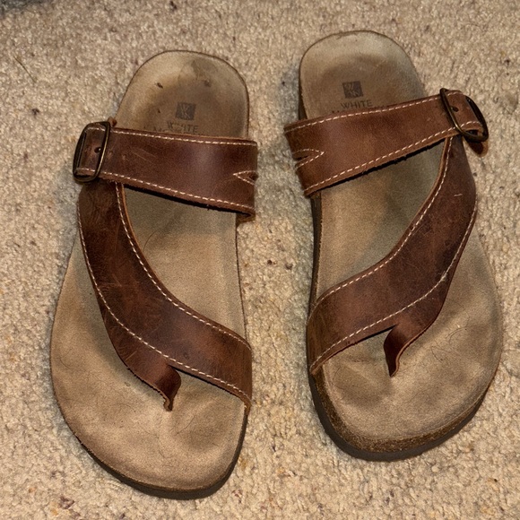 White Mountain Shoes - Brown Leather Sandals with Buckle white mountain